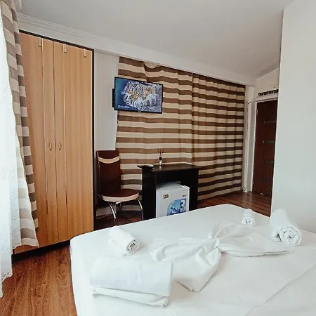 Vila Albatros בית הארחה